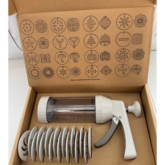 The Pampered Chef Cookie Press #1525 Complete with all discs - Picture 6 of 7